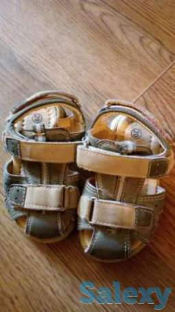 Продаю разную детскую обувь на возраст прим.2-4 годика, фотография 1