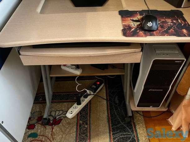 Компьютерный стол, в хорошем состояние., фотография 4