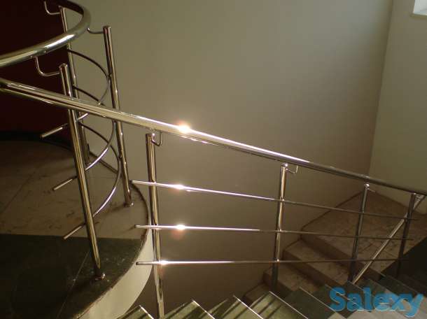 Перилла из нержавейки и стекла, ограждения из нержавеющей тали и каленного стекла. Перила для лестниц., фотография 1