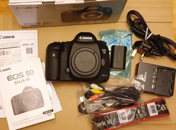 Продаю Canon 5D Mark III с объективом 24-105 мм, фотография 1