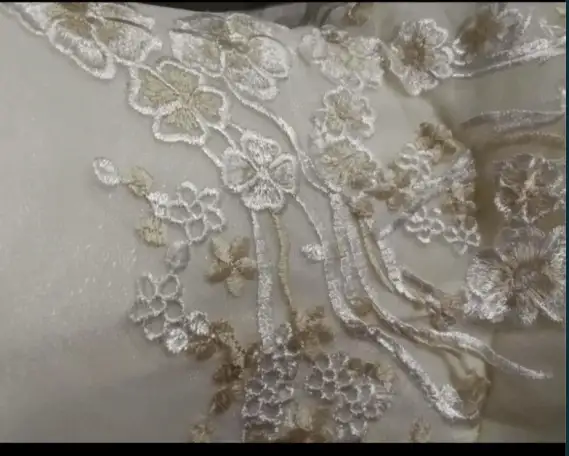 Шикарное свадебное платье, фотография 3