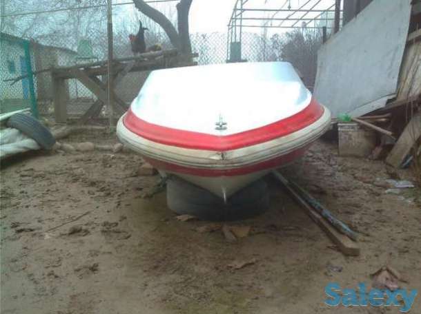 Продается двухместная лодка из материала FIBERGLASS V-HULL, фотография 1