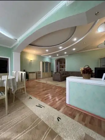 Двухуровневая 3 ком 260 м.Гостиница Россия, фотография 3