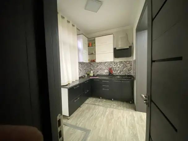 Продаётся квартира в Мирзо Улугбекском районе,массив Карасу 1, фотография 1