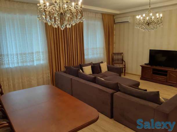 Сдается великолепная и элегантная 3 - х комнатная квартира, в 2-х этажном габусовском доме, фотография 1