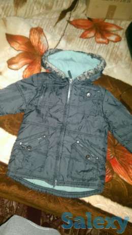 Куртка,теплая(не пуховик)мальчиковая.На 5-6лет, фотография 1