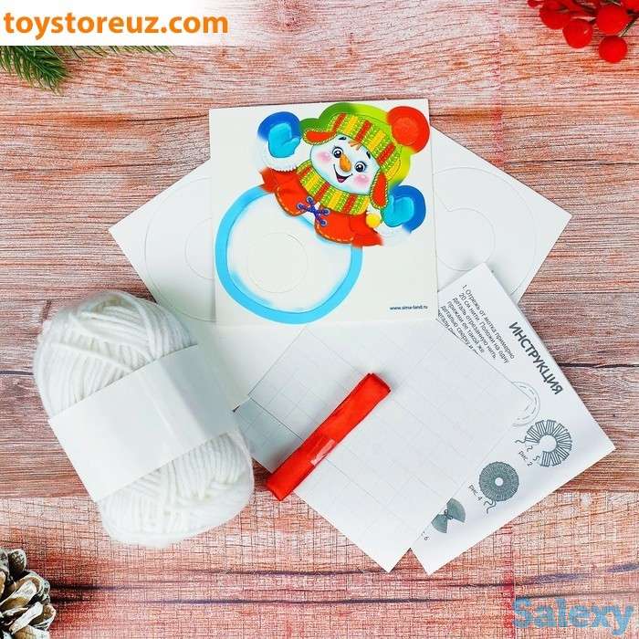 Елочная игрушка из помпона 