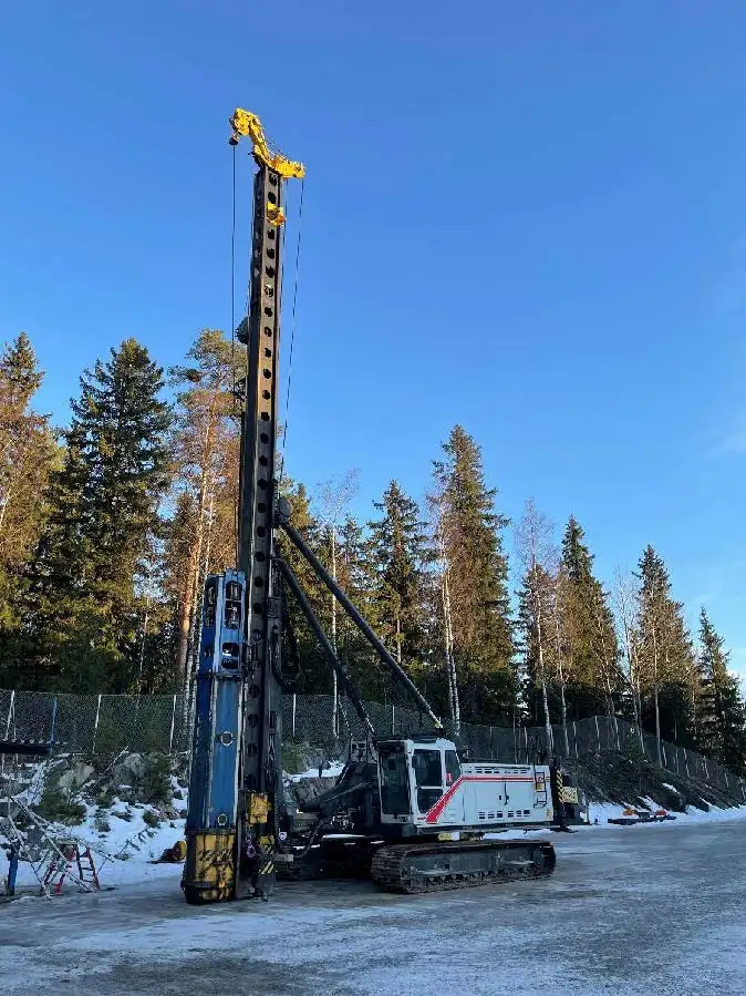 Сдается в аренду  Продается: БУ Сваебойная установка Junttan PMx22 1823  Гидромолот SHK 5, фотография 2