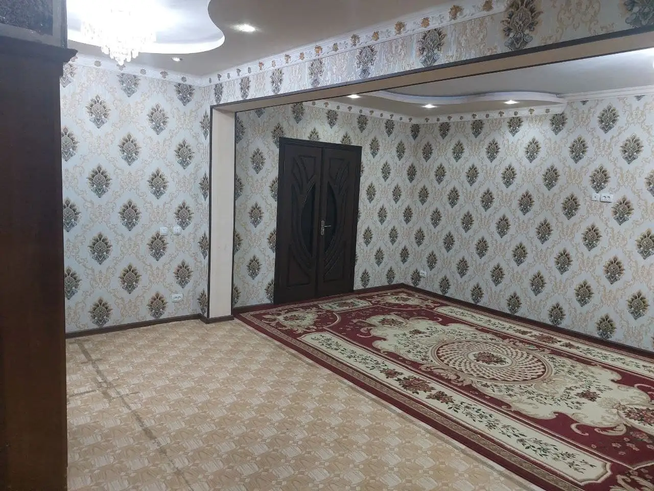 Продаю 4-х комнатную квартиру переделанную в 6-ти комнатную., фотография 1