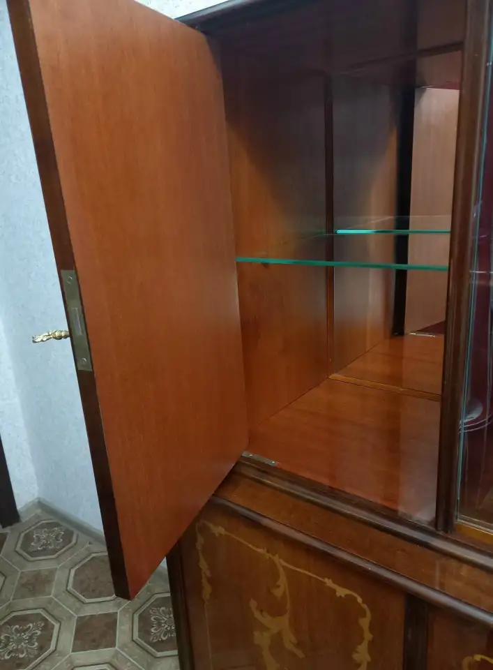 Сервант  Виолетта. Венгрия. Раритет. ХХ век., фотография 5