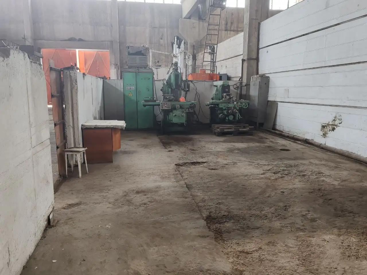 Производственная база в хорошей локации, Бектемирский Район, фотография 4