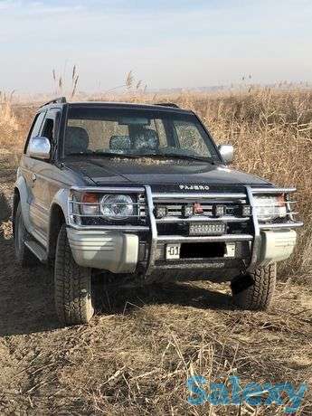 Mitsubishi Pajero 1995 г., фотография 1