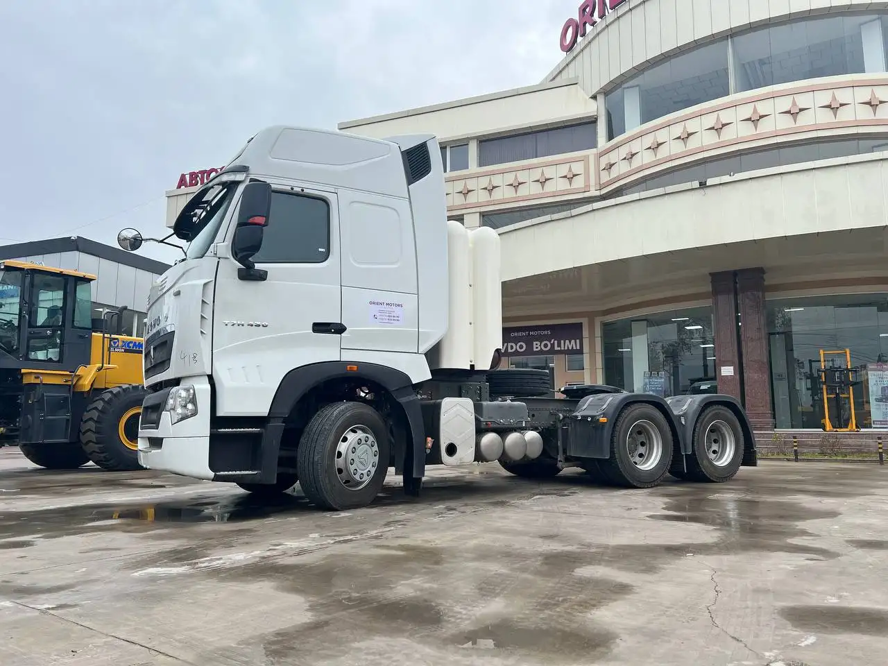 Седельный тягач Howo-T7H 430 6x4 CNG  пневмоподвеска, фотография 3