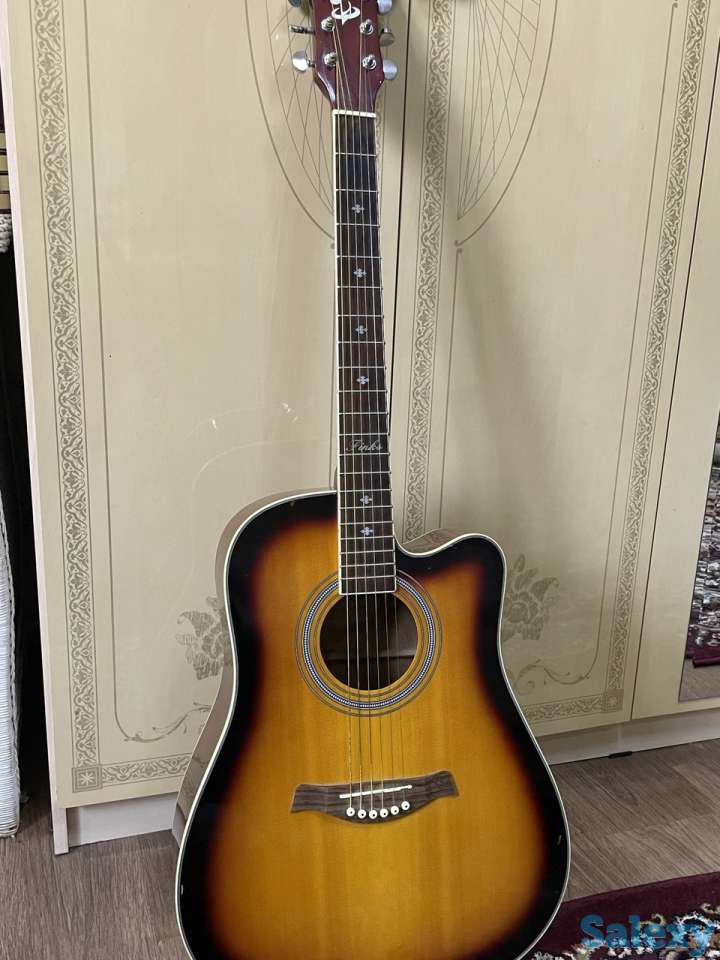 Продам Акустическую гитару 