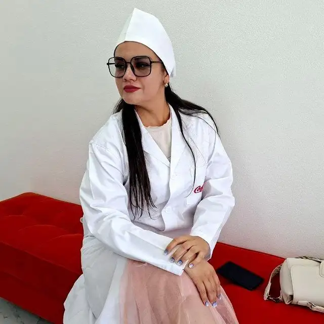 Спортивный врач совместно с массажистом, фотография 1