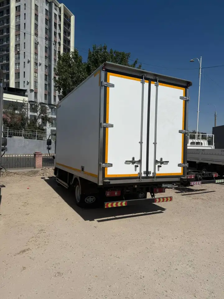 Автофургон рефрижератор FAW Tiger VR -20C 2 т бензин, фотография 6