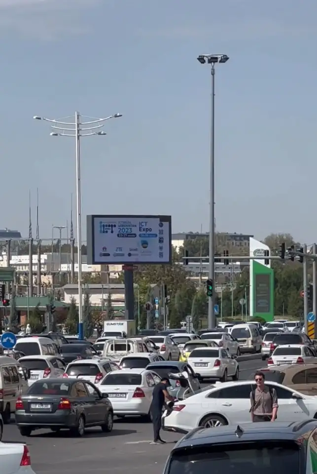 Monitorlarda reklama Реклама на мониторах мониторларда реклама, фотография 3