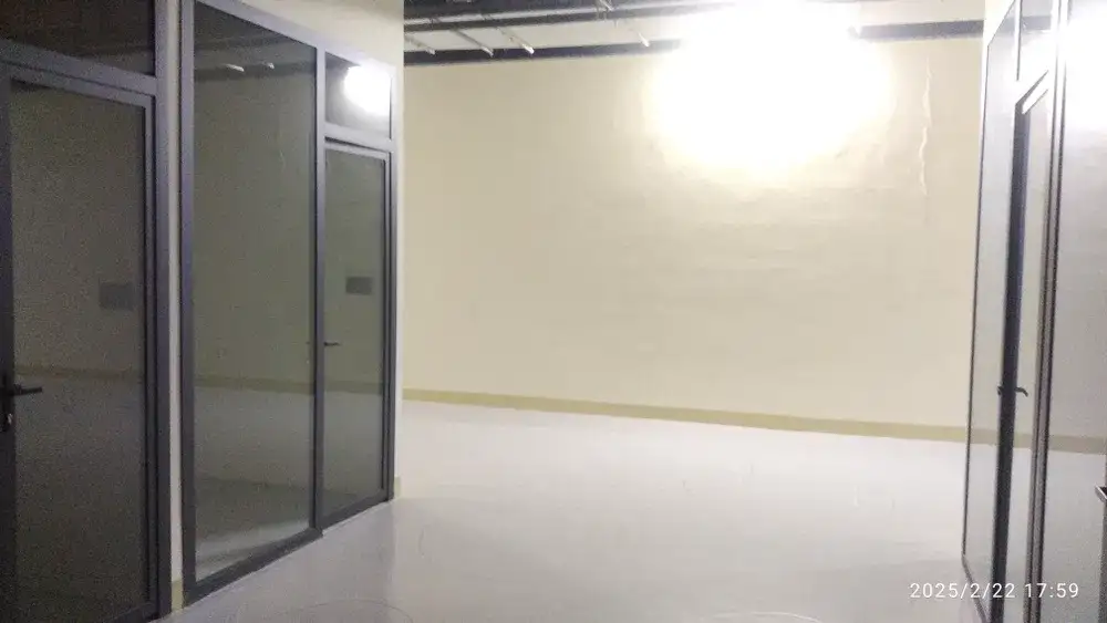 СРОЧНАЯ ПРОДАЖА! Угловой Магазин в новом ТЦ Строй Март / Ибн Сино Савдо Маркази, фотография 3