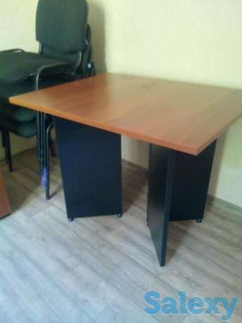 Стол для переговоров, фотография 1