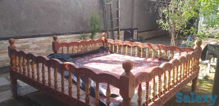 кровать для двора деревяннаяс узором покрытая лаком  размер: 2.5х2.5, фотография 2