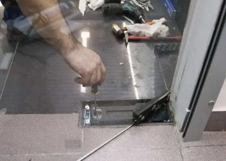 Обслуживание ремонт калёное стекло, душ кабины, перегородки, витрины, фотография 2