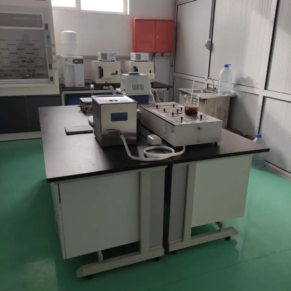 Лабораторные качественные столы защита от агресивных сред, фотография 1