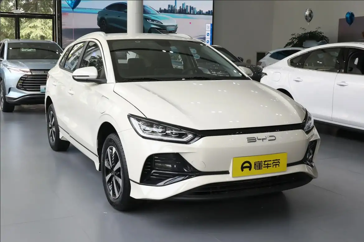 Совершенно новый электромобиль BYD E2, фотография 3