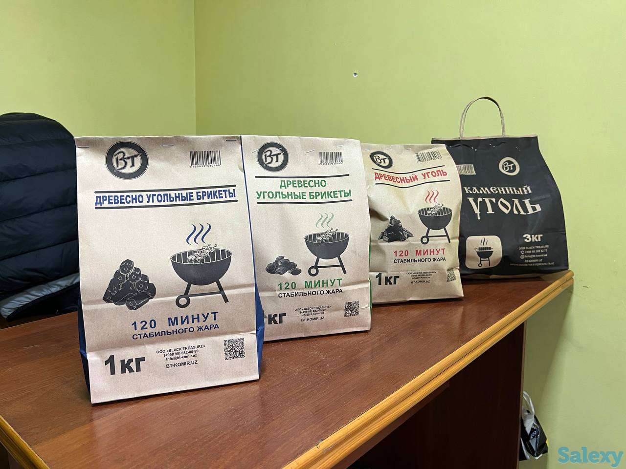 BLACK TREASURE древесно угольный брикеты   1 кг, фотография 1