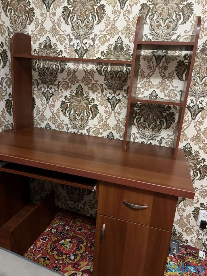 Б/у компьютерный стол, фотография 1