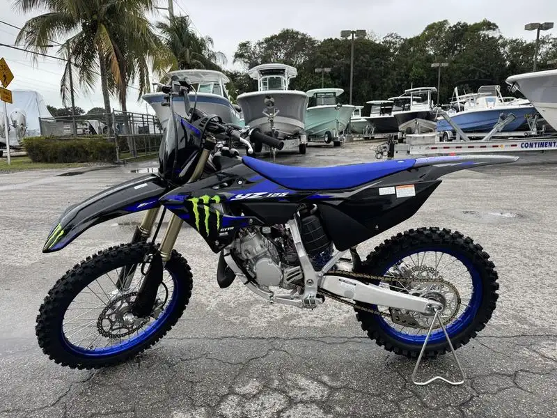2025 Yamaha YZ125 Monster Energy Yamaha Racing Edition, фотография 1