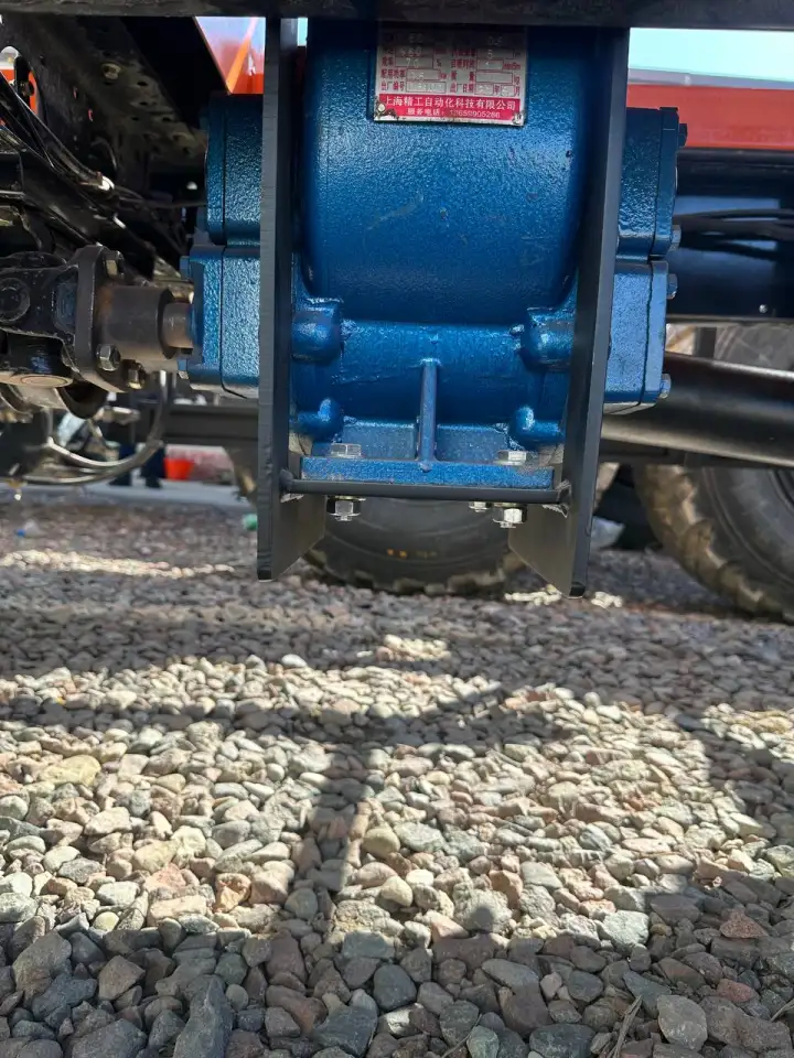 Автотопливозаправщик Бензавоз 7m FAW Tiger V, фотография 8