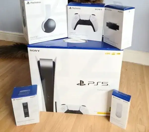 новая консоль Sony PlayStation 5 с 5 бесплатными играми, фотография 2