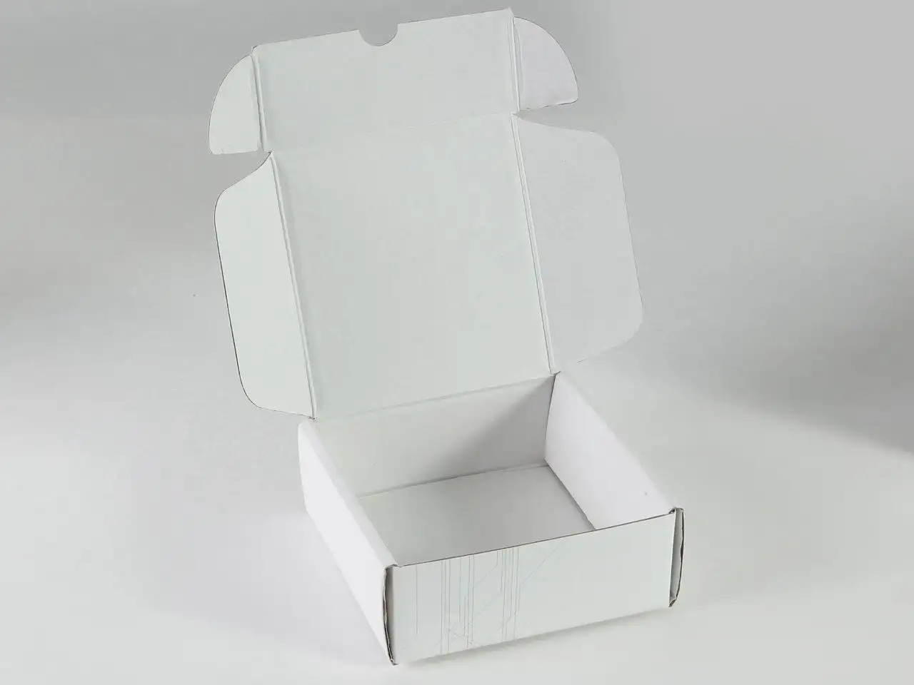 Крафт и белые коробки с крышкой, фотография 2