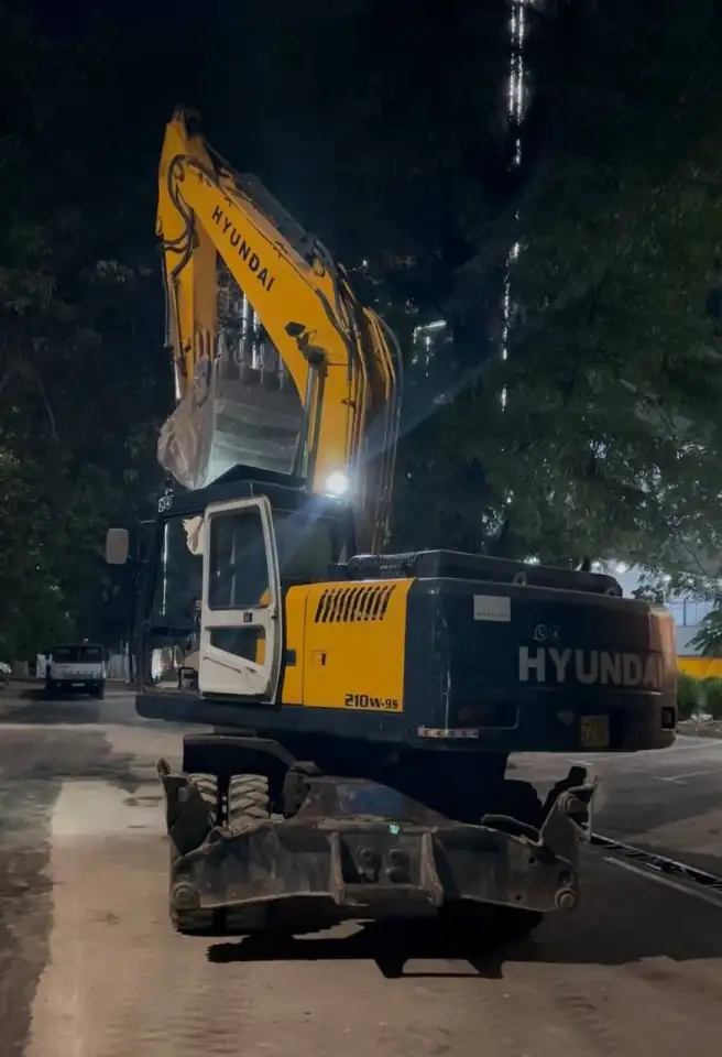 Продаётся Hunday эскаватор в хорошем состоянии есть телеграмм, фотография 2