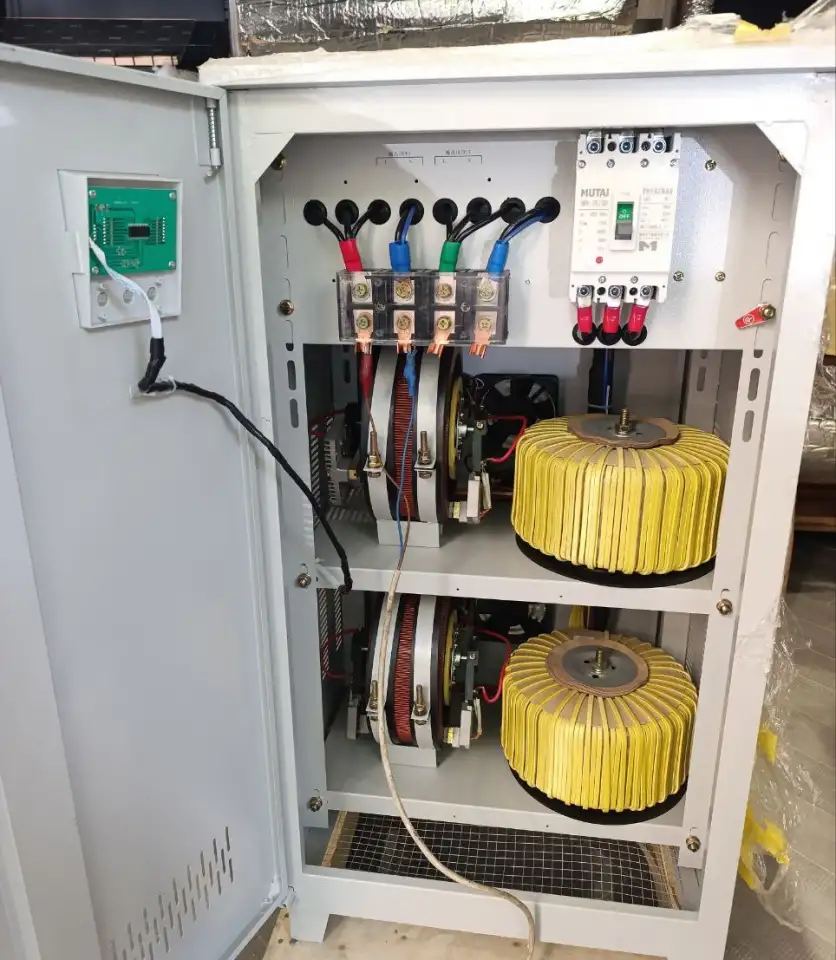 Латерный стабилизатор напряжения 30 кВт однофазный, фотография 3
