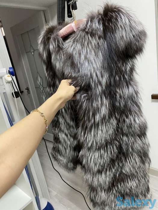 Продам жилетку в идеальном состоянии, фотография 2