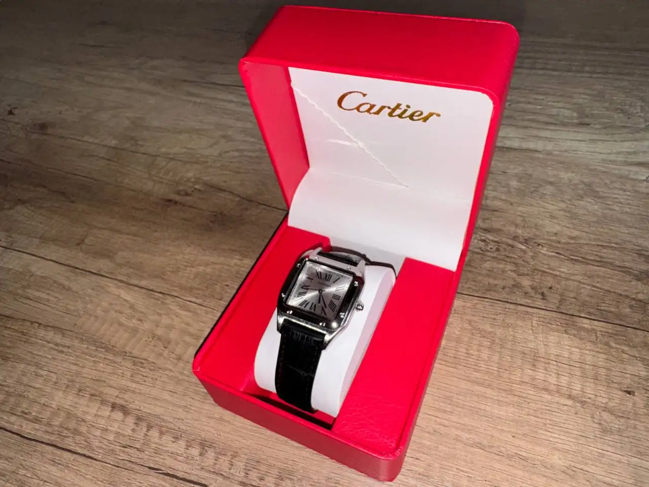 Cartier Santos  классика вне времени, оригинальная коробка, фотография 1