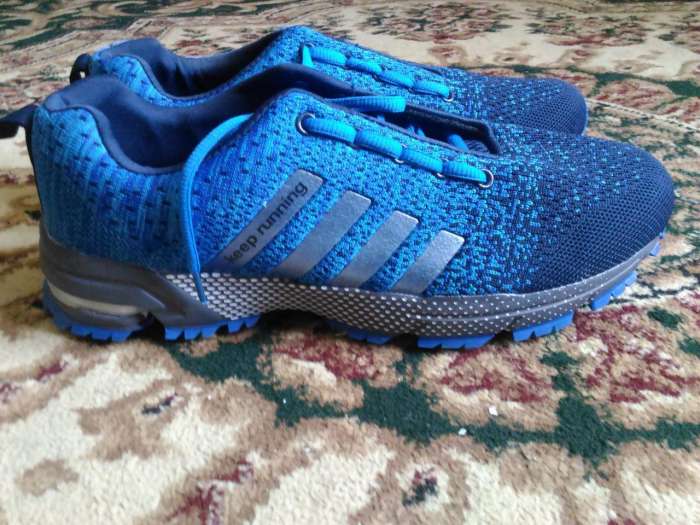 Продаю спортивные кроссовки, фотография 2