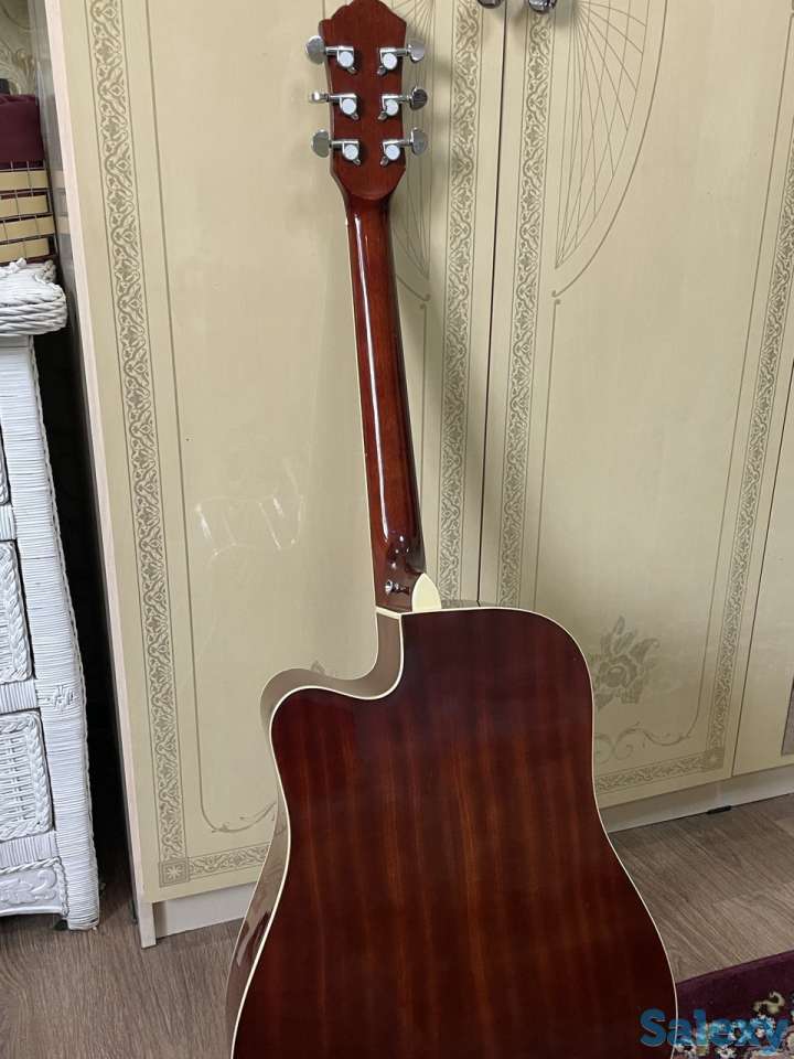 Продам Акустическую гитару 