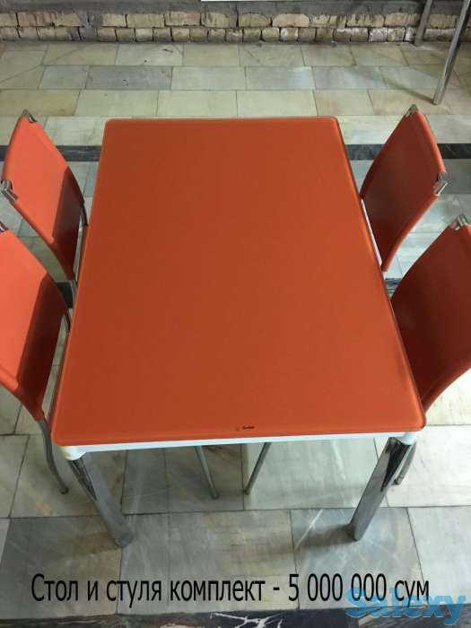 Стол и стулья, фотография 1