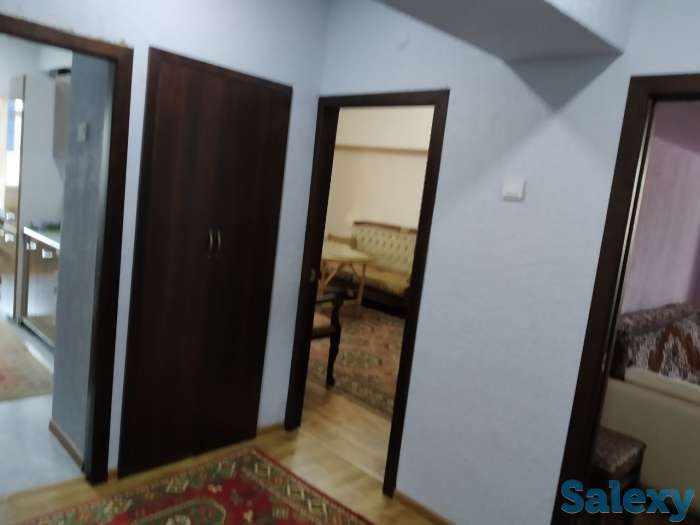 Продается СВОЯ 2х-комнатная квартира в знаменитом доме (с круговой световой рекламой на крыше) у метро Буюк Ипак Йули., фотография 6