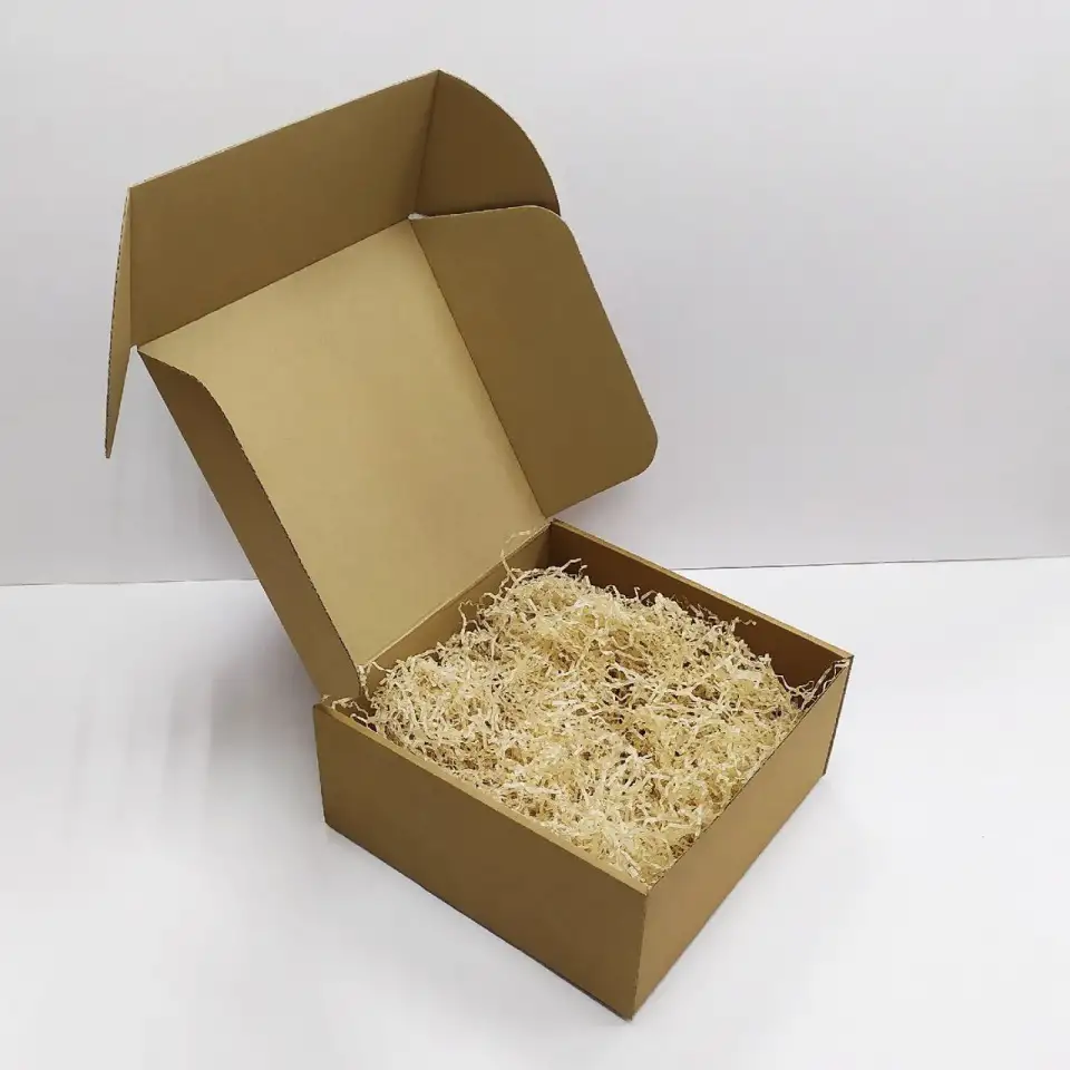 Готовые крафт и белые коробки с крышкой, фотография 4