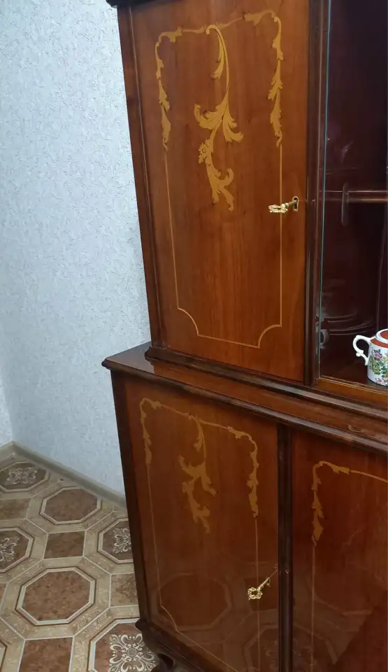 Сервант  Виолетта. Венгрия. Раритет. ХХ век., фотография 7
