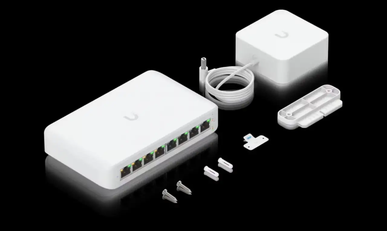 Управляемый коммутатор Ubiquiti UniFi Switch 8 USW-Lite-8-POE, фотография 1