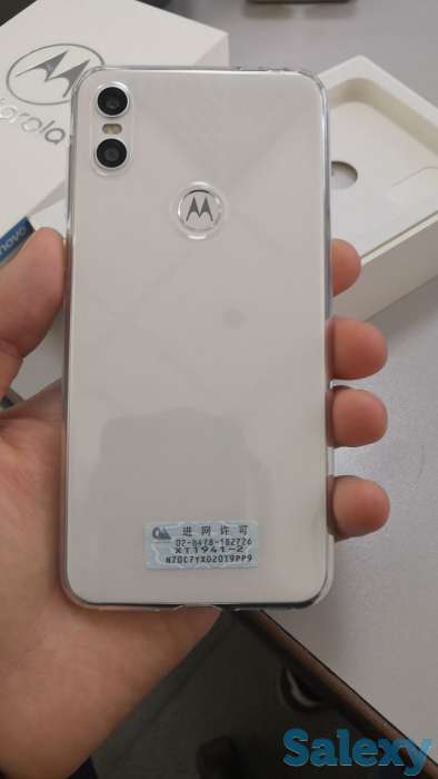 Продаю новый телефон Motorola one (p30 play), 4|64 Гб версия., фотография 3
