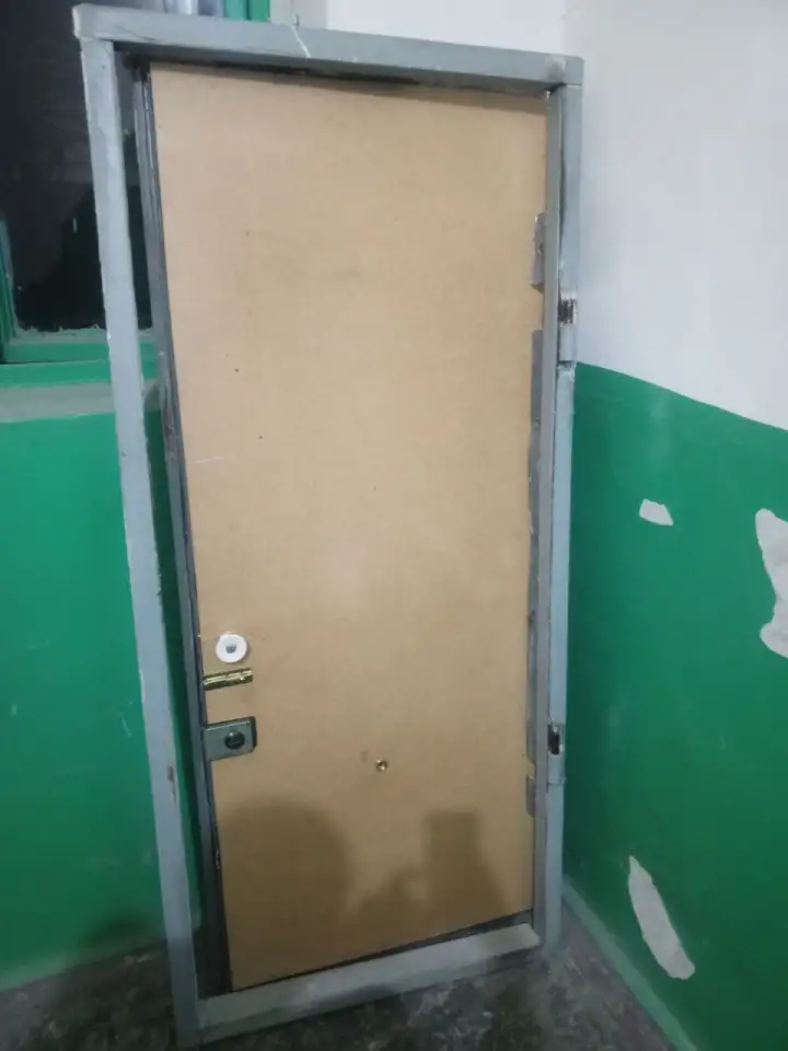 Дверь железная с рамой выс 2.2, дл85 рама выс2.03, дл92., фотография 2