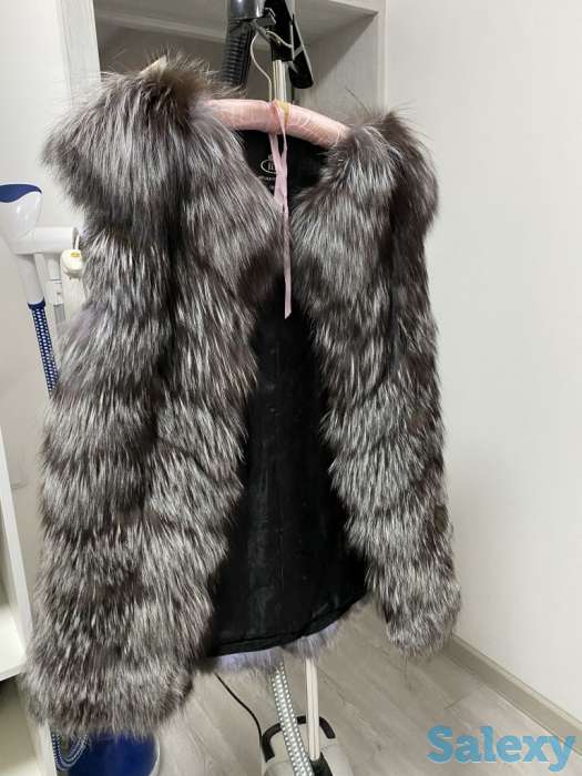 Продам жилетку в идеальном состоянии, фотография 1