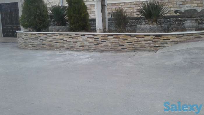 Кладчик плитки кафел декаративние камни кирпичи, фотография 1