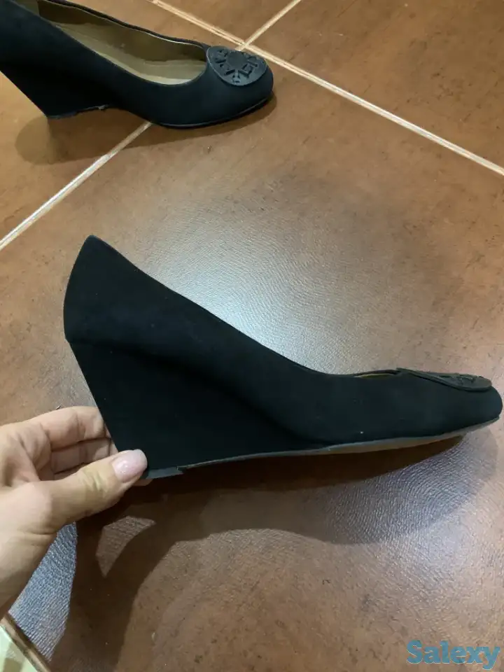 Женская обувь, фотография 1