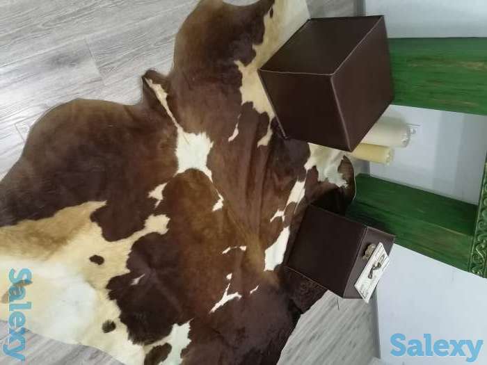 шкура ковер из коровы  кожаные пуфики, фотография 7